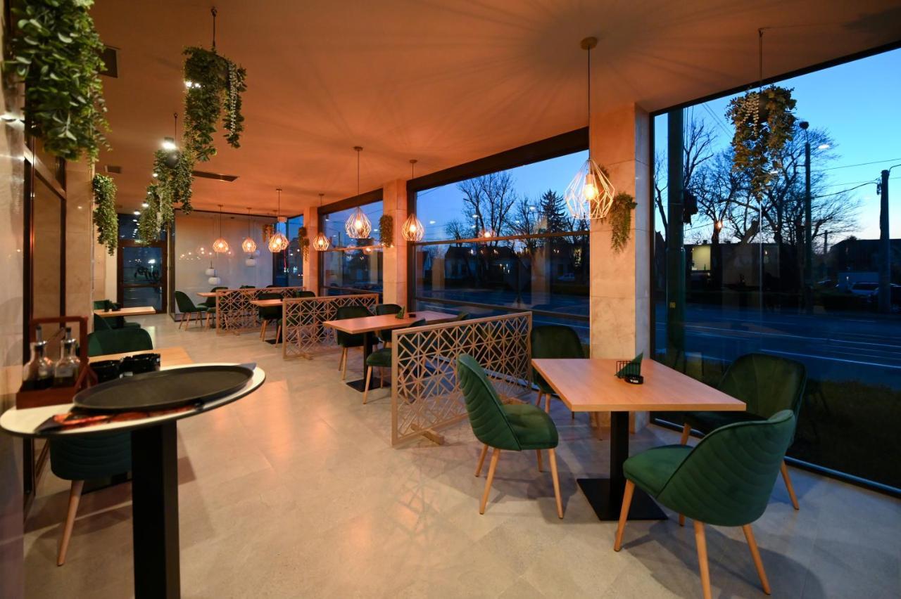 Hotel Xemar Arad Exterior foto